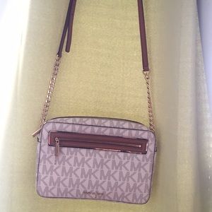 💟Michael Kors cross body purse💟